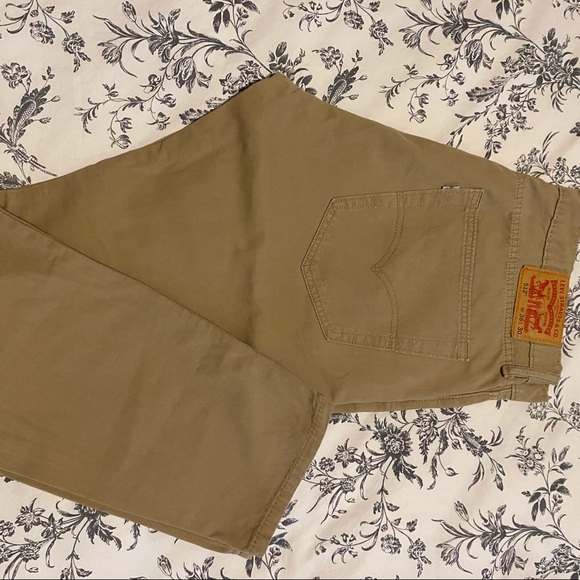 Levi’s Men’s Khakis - Picture 2 of 3